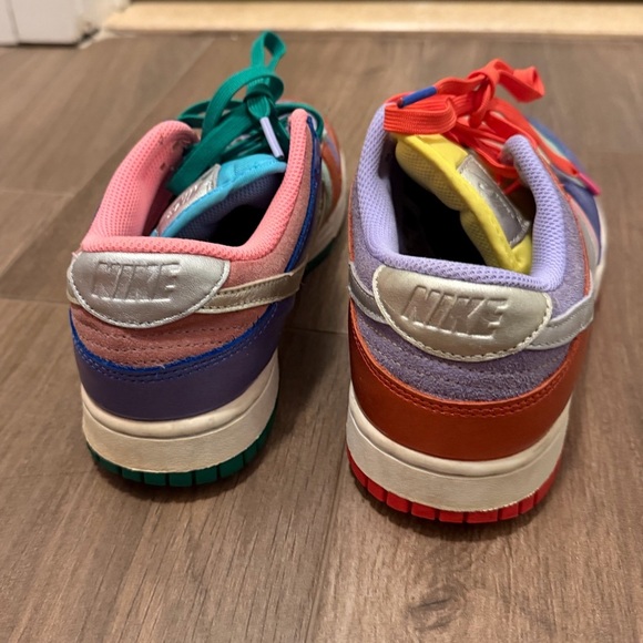 nike colorful dunks. - Picture 3 of 6